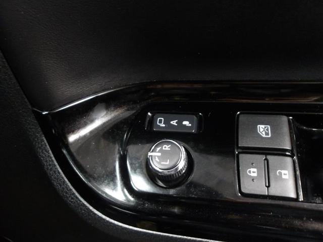 ノア ハイブリッドSi ダブルバイビー LEDヘッドライト クルコン 横滑り防止装置 メンテナンスノート 盗難防止システム エアバッグ アルミ メモリ-ナビ スマキー 1オーナー Wエアコン ABS ナビ&TV デュアルエアバッグ ETC(10枚目)