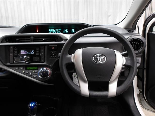 アクア Ｓ　スマートキープッシュスタート　キーレスエントリ　イモビ　ワンオーナー車　オートエアコン　デュアルエアバック　ＥＳＣ　パワーウィンドウ　ＥＴＣ　アルミホイール　ＳＲＳ　パワーステアリング　ＡＢＳ（4枚目）