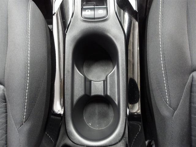 カローラスポーツ ハイブリッドＧ　ワンオーナー車　オートエアコン　クルーズコントロール　ＴＶ　盗難防止システム　ＬＥＤヘッドライト　試乗車ＵＰ　バックモニター　スマートキー　キーレス　ＥＴＣ　フルセグ　横滑り防止装置　ＡＣ１００Ｖ（8枚目）