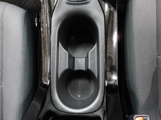 インパネにドリンクホルダーを配置☆飲みたい時にパッと取れる最適な場所に配置♪