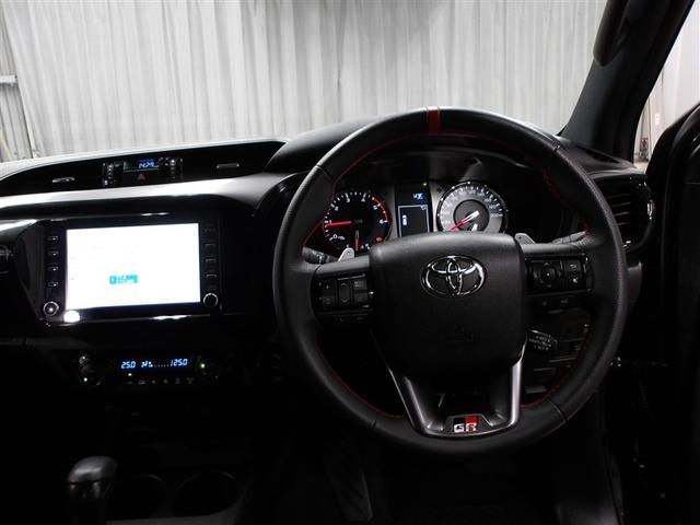 ハイラックス Ｚ　ＧＲスポーツ　展示車　キーレス　オートクルーズ　アルミホイール　Ｂカメラ　メモリーナビ　フルオートエアコン　横滑防止装置　スマキー　パワーステアリング　ＬＥＤライト　パートタイム４ＷＤ　パワーウィンドウ　電動シート（4枚目）