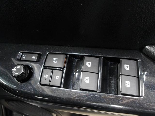 ハイラックス Ｚ　ＧＲスポーツ　展示車　キーレス　オートクルーズ　アルミホイール　Ｂカメラ　メモリーナビ　フルオートエアコン　横滑防止装置　スマキー　パワーステアリング　ＬＥＤライト　パートタイム４ＷＤ　パワーウィンドウ　電動シート（12枚目）