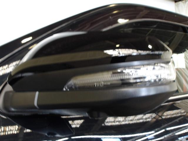 ハイラックス Ｚ　ＧＲスポーツ　展示車　キーレス　オートクルーズ　アルミホイール　Ｂカメラ　メモリーナビ　フルオートエアコン　横滑防止装置　スマキー　パワーステアリング　ＬＥＤライト　パートタイム４ＷＤ　パワーウィンドウ　電動シート（18枚目）