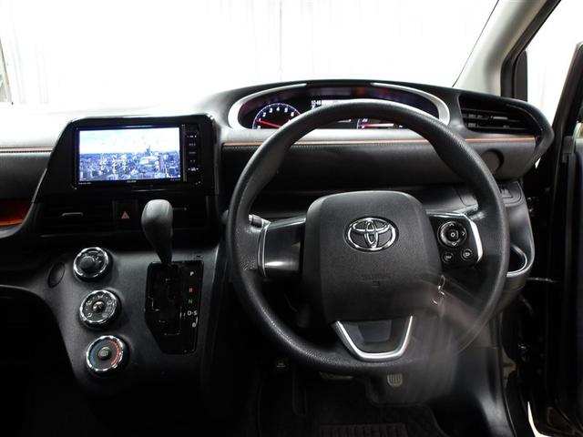 シエンタ Ｘ　Ｖパッケージ　ワンオーナー車　ナビＴＶ　バックアイカメラ　横滑り防止機能　エアバック　ＥＴＣ車載器　３列シート　ＰＳ　メモリーナビ　アイドルストップ　リモコンキー　ＡＢＳ　マニュアルエアコン　ＤＶＤ再生（4枚目）