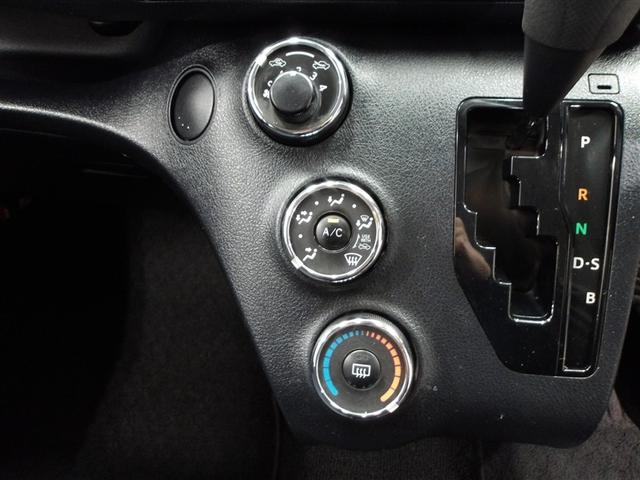 シエンタ Ｘ　Ｖパッケージ　ワンオーナー車　ナビＴＶ　バックアイカメラ　横滑り防止機能　エアバック　ＥＴＣ車載器　３列シート　ＰＳ　メモリーナビ　アイドルストップ　リモコンキー　ＡＢＳ　マニュアルエアコン　ＤＶＤ再生（7枚目）