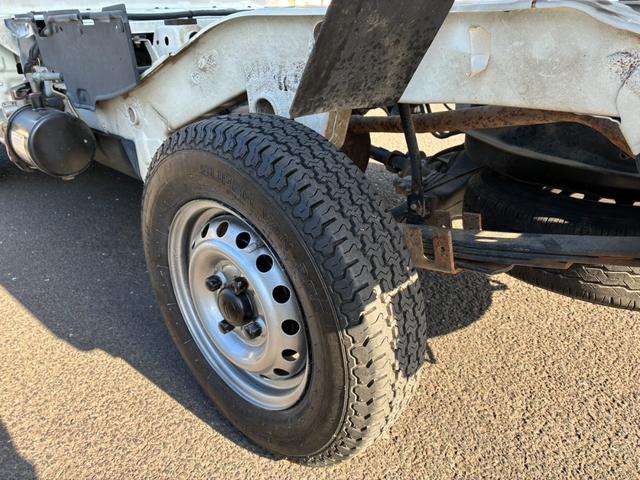 ハイゼットトラック ローダンプ　４ＷＤ　マニュアル５速車　ライトレベライザー　エアコン　エアバッグ（24枚目）