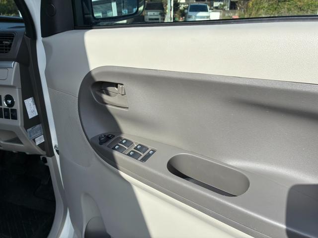 タント Ｘ　ナビ　ＴＶ　スマートキー　左側パワースライドドア　セキュリティーアラーム　アイドリングストップ（7枚目）