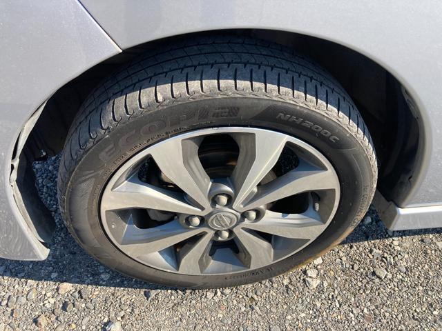 デイズルークス ハイウェイスター　ターボ　純正ナビ　アラウンドビューモニター　両側パワースライドドア　車線逸脱警報　プッシュスタート　ＥＴＣ　アイドリングストップ　スマートキー（4枚目）