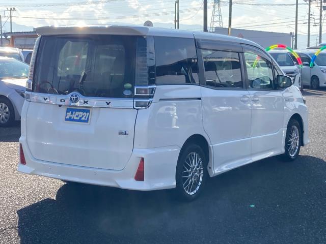 ヴォクシー ハイブリッドＺＳ（4枚目）