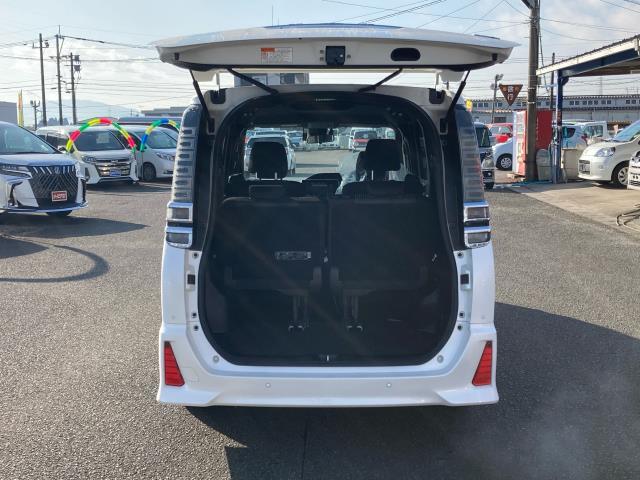 ヴォクシー ハイブリッドＺＳ（5枚目）