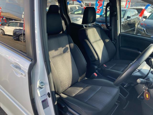 ヴォクシー ハイブリッドＺＳ（11枚目）