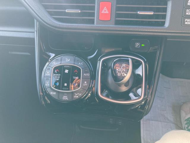 ヴォクシー ハイブリッドＺＳ（14枚目）