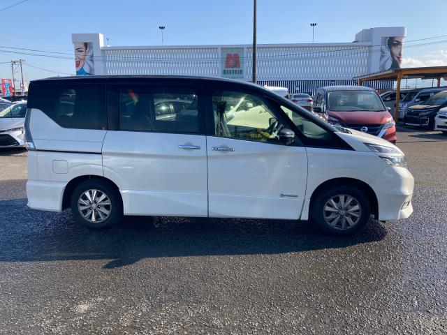 セレナ e-パワー ハイウェイスター(2枚目)