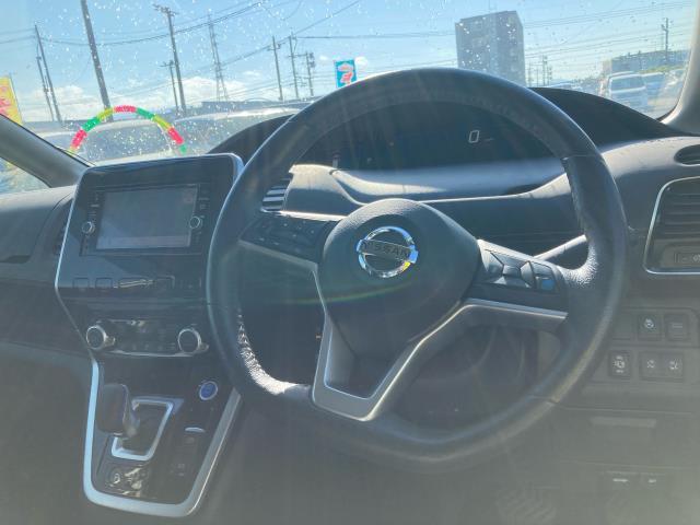 セレナ e-パワー ハイウェイスター(3枚目)