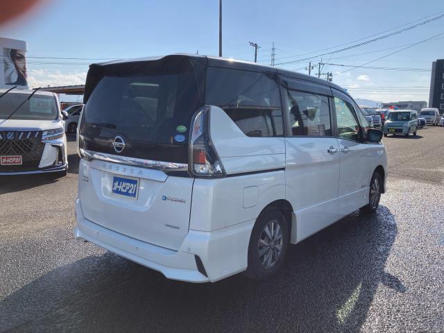 セレナ e-パワー ハイウェイスター(4枚目)