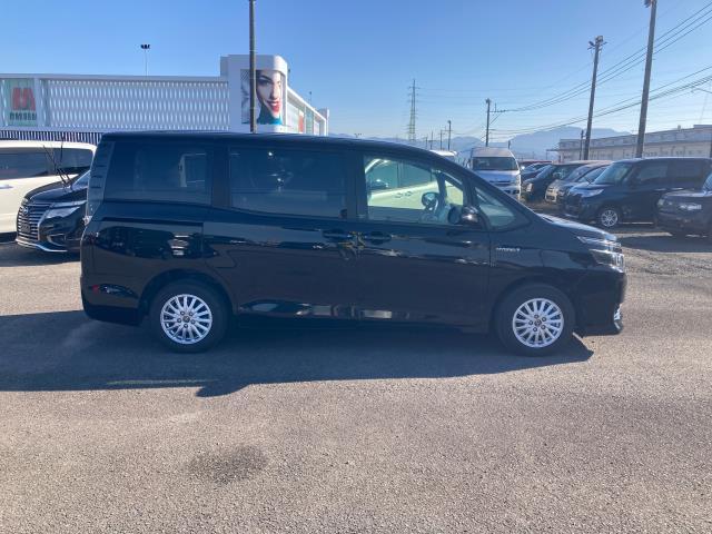 ヴォクシー ハイブリッドＶ（2枚目）