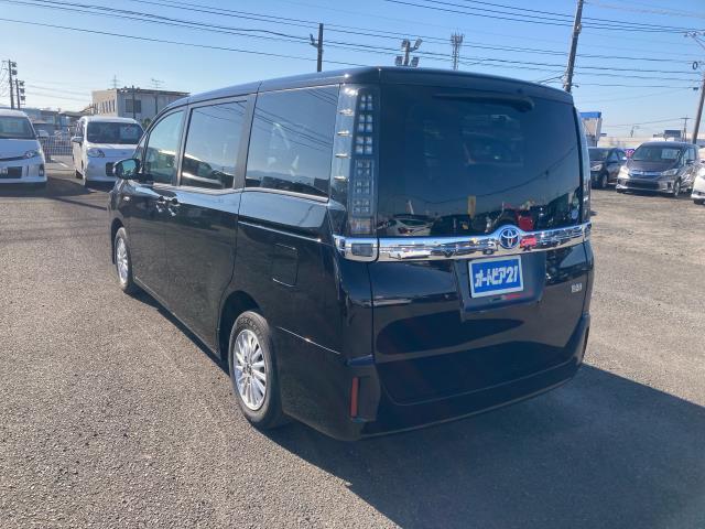 ヴォクシー ハイブリッドＶ（6枚目）