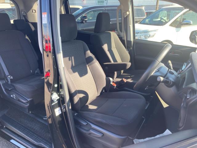 ヴォクシー ハイブリッドＶ（11枚目）