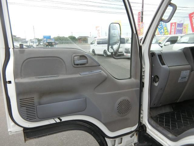 タイタントラック 積載１５００ｋｇ－４ＷＤ平ボディー（9枚目）