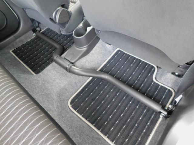 ベースグレード 5速マニュアル ターボ車 純正15インチAW フロントRECAROシート ETC ディスプレイ付オーディオ CD BluetoothAudio バックカメラ オートリトラミラー プッシュスタート(13枚目)