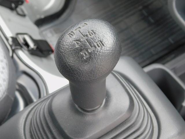 スーパーキャリイ Ｌ　３方開　４ＷＤ　５速ＭＴ　走行９５００ｋｍ　パートタイム４ＷＤ　リアゲートチェーン付き（8枚目）