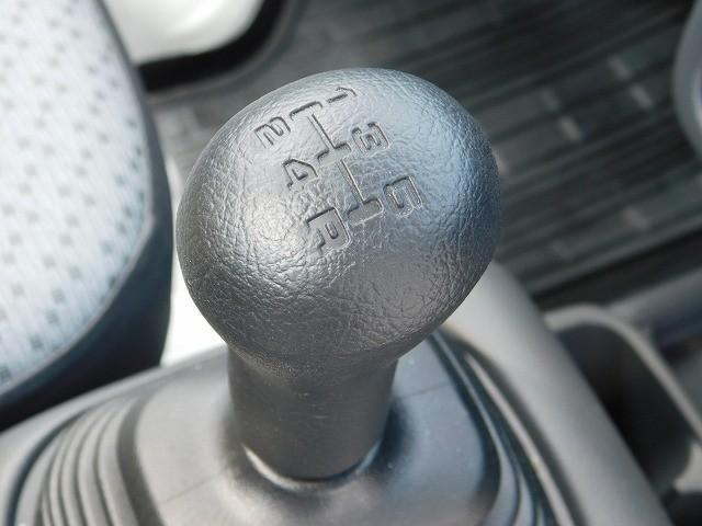 キャリイトラック KCエアコン・パワステ 走行1100km・5速マニュアル・パートタイム4WD・AM/FMラジオ・オートライト・PW・アイドリングストップ・ライトレベライザー(11枚目)