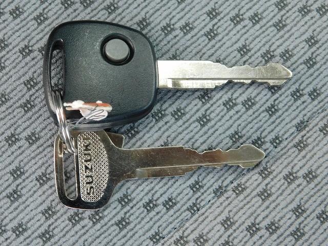 キャリイトラック KCエアコン・パワステ 走行1100km・5速マニュアル・パートタイム4WD・AM/FMラジオ・オートライト・PW・アイドリングストップ・ライトレベライザー(20枚目)