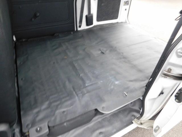 ハイゼットカーゴ ＤＸ　ＳＡＩＩＩ　・ＡＴ車・ＰＷ（フロント）・ＡＭ／ＦＭラジオ・ＥＴＣ・キーレス・ライトレベライザー・スマアシ（6枚目）