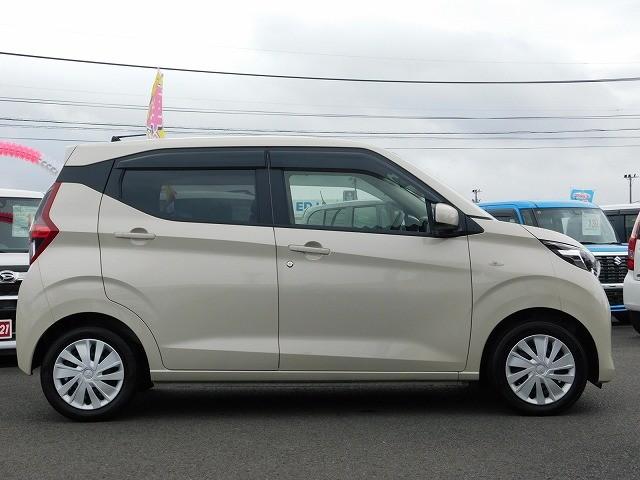 eKワゴン M 走行15350km・ストラーダナビ・TV・CD・Bluetooth・バックカメラ・ステアリングリモコン・キーレス・スペアキー・オートライト・前席シートヒーター(4枚目)