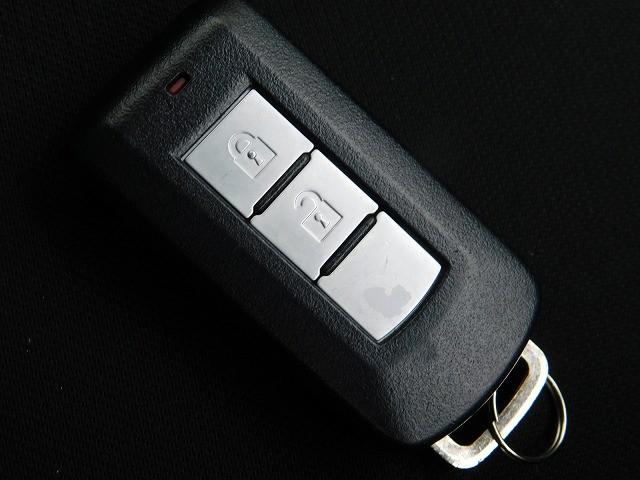 eKカスタム G ・純正ナビ・TV・BluetoothAudio・DISC・プッシュスタート・スマートキー・社外14インチアルミホイール(20枚目)