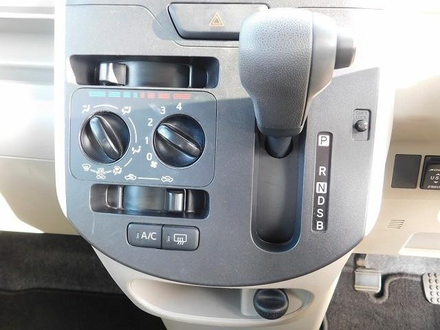 タント ＬリミテッドＳＡＩＩＩ　走行３２５００ｋｍ・純正ナビ・ＴＶ・ＤＩＳＣ・バックカメラ・ナビ連動ドラレコ・キーレス・ＥＴＣ・後席スライドドア（12枚目）