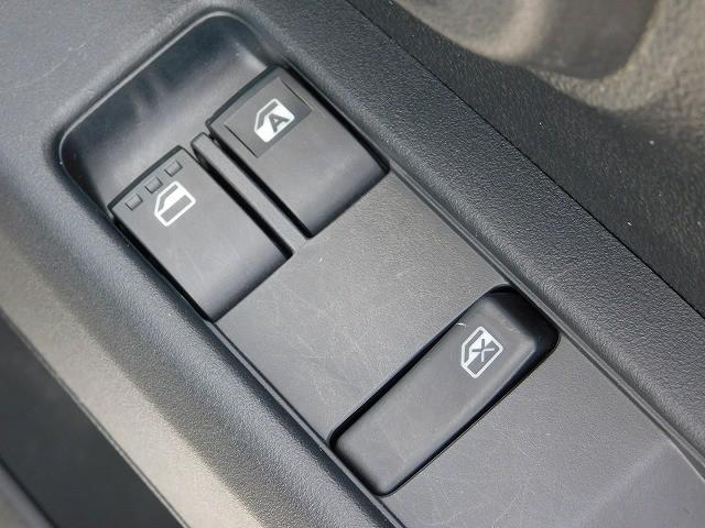 ハイゼットカーゴ ＤＸ　走行３２００ｋｍ・後席スライドドア・キーレス・オートライト・リアソナー・ＡＴ車・ラジオ・前席ＰＷ（9枚目）