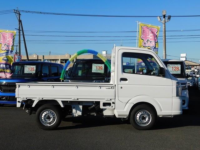 キャリイトラック ＫＣエアコン・パワステ農繁仕様　・走行４９００ｋｍ・デュアルカメラブレーキサポート・５速マニュアル・パートタイム４ＷＤ・ＡＭ／ＦＭラジオ・デフロック・キーレス・ライトレベライザー・ＰＷ（4枚目）