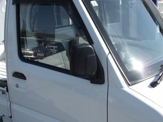 ミニキャブトラック Ｖタイプ　５ＭＴ　エアコン　パワステ　エアバック　４ＷＤ（7枚目）