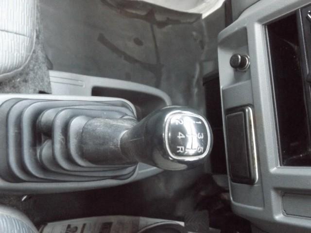 ミニキャブトラック Ｖタイプ　５ＭＴ　エアコン　パワステ　エアバック　４ＷＤ（12枚目）
