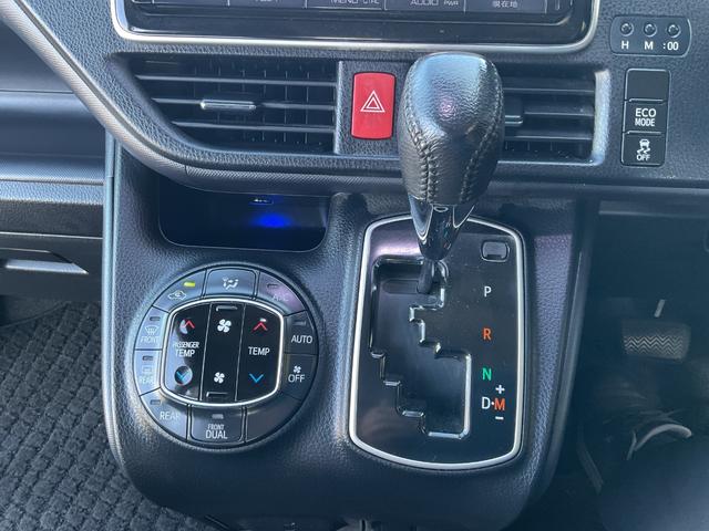 ヴォクシー ZS 両側電動スライドドアETC純正ナビブルーツースバックカメラ(11枚目)