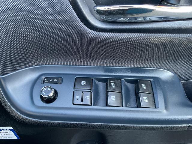 ヴォクシー ZS 両側電動スライドドアETC純正ナビブルーツースバックカメラ(26枚目)