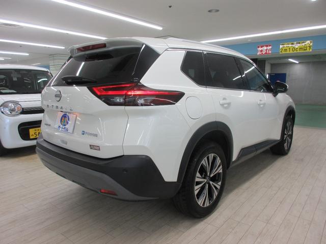 エクストレイル X e-4ORCE ETC2.0 PBD Rレール NCナビ〜防水 フルセグ 全方位カメラ LEDヘッドライト クルーズコントロール コーナーセンサー シートヒーター アイドリングストップ インテリキー パワーゲート(2枚目)