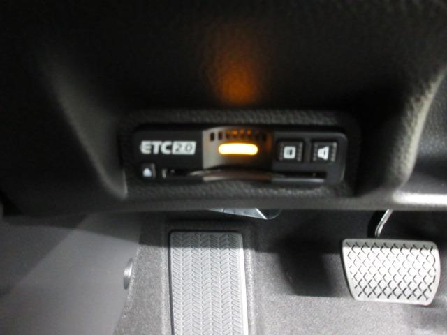 ヴェゼル e:HEV Z 後退出庫サポート コネクトD ETC2.0 フルセグ バックカメラ LEDヘッドライト コーナーセンサー シートヒーター アイドリングストップ キーレス プッシュスタート クルーズコントロール(7枚目)