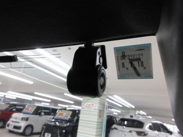 タフト Ｇターボ　クロムベンチャー　９インチナビ　フルセグ　ＣＤ　ＤＶＤ　バックカメラ　ＬＥＤヘッドライト　コーナーセンサー　シートヒーター　アイドリングストップ　ルーフレール　キーレス　プッシュスタート　クルーズコントロール（6枚目）