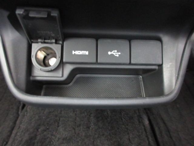 フリード＋ハイブリッド ハイブリッド・クロスター　ブラックスタイル　ＥＴＣ　ナビ　フルセグ　ＣＤ　ＤＶＤ　バックカメラ　ＬＥＤヘッドライト　コーナーセンサー　シートヒーター　アイドリングストップ　両側電動スライドドア　ルーフレール　キーレス　プッシュスタート（7枚目）