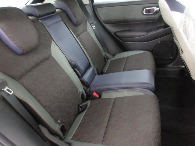 ヴェゼル ｅ：ＨＥＶ　Ｘ・ＨｕＮＴパッケージ　ＥＴＣ　９インチナビ　フルセグ　ＣＤ　ＤＶＤ　バックカメラ　ＬＥＤヘッドライト　コーナーセンサー　アイドリングストップ　ルーフレール　キーレス　プッシュスタート（9枚目）