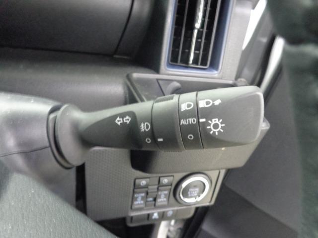 タント カスタムＲＳ　ナビ　フルセグ　ＣＤ　ＤＶＤ　バックカメラ　サイドカメラ　フロントカメラ　全方位カメラ　ＬＥＤヘッドライト　コーナーセンサー　シートヒーター　アイドリングストップ　両側電動スライドドア　キーレス（9枚目）