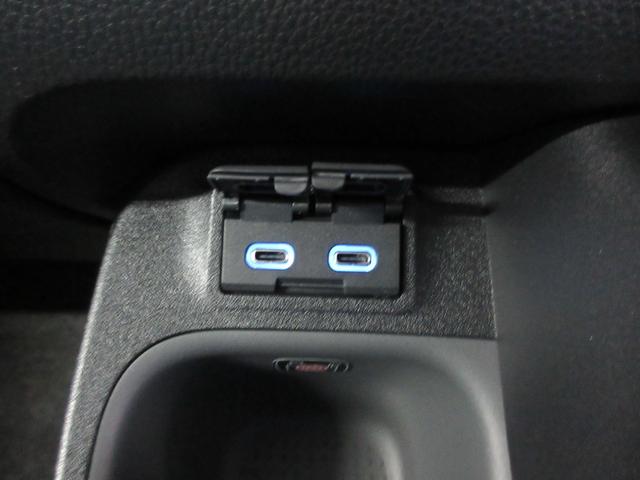 シエンタ ハイブリッドX TSS 7人 バックカメラ LEDヘッドライト コーナーセンサー シートヒーター アイドリングストップ 左側電動スライドドア キーレス プッシュスタート オートライト(9枚目)