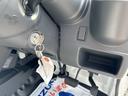 ＫＣエアコン・パワステ　４ＷＤ　軽トラック　ＡＴ　アイドリングストップ　オートライト　ＥＳＣ　エアコン　運転席エアバッグ　助手席エアバッグ（25枚目）