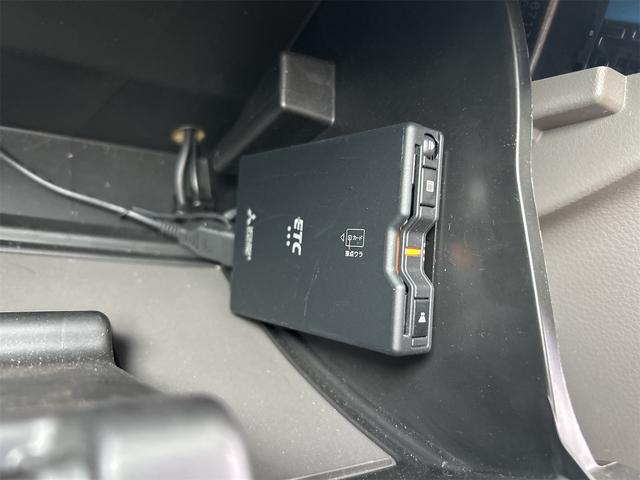 今では必需品のＥＴＣも付いております。高速道路での出入りもスムーズ。渋滞緩和にもなりエコにも繋がります。