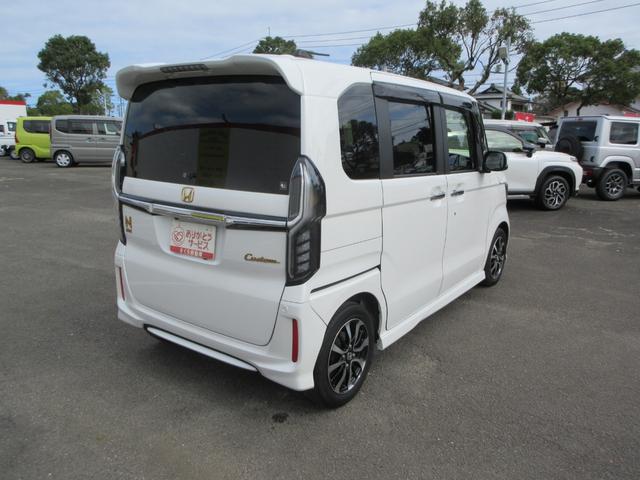 Ｎ－ＢＯＸカスタム Ｇ・Ｌホンダセンシング　前後方ドライブレコーダー　ナビＴＶ　ＥＴＣ　両側電動スライドドア　純正アルミホイール　ＭＡＩＮスイッチ　マルチインフォメーションディスプレイ　アクセサリーソケット　横滑り防止　ドアバイザ―フロアマット（7枚目）