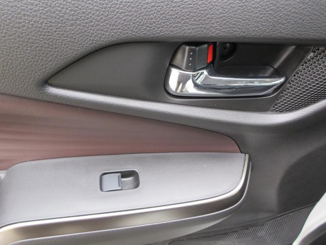 当社は、全部の登録済未使用車にメーカーの新車保証をお付けして販売いたしております。万が一のトラブルも全国ディーラー店で保証対応可能です。