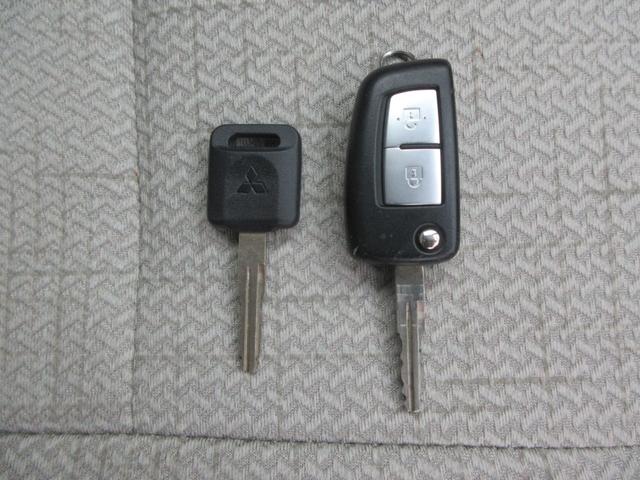 自社（九州運輸局認証工場）、納車後はアフターサービス万全。当社は、認証工場完備です。フラット７でリース後は、当社が車検やメンテナンスを行います。万が一のトラブル（故障や事故等）もお任せ下さい。