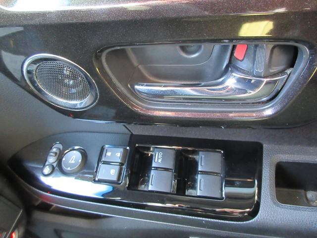 N-BOXカスタム G・EXホンダセンシング ナビTV ドライブレコーダーステアリングオーディオスイッチ ETC 片側電動スライドドア USBソケット純正アルミホイール フロアマット ドアバイザ― 電動格納ミラー バックカメラECONオートライト(28枚目)